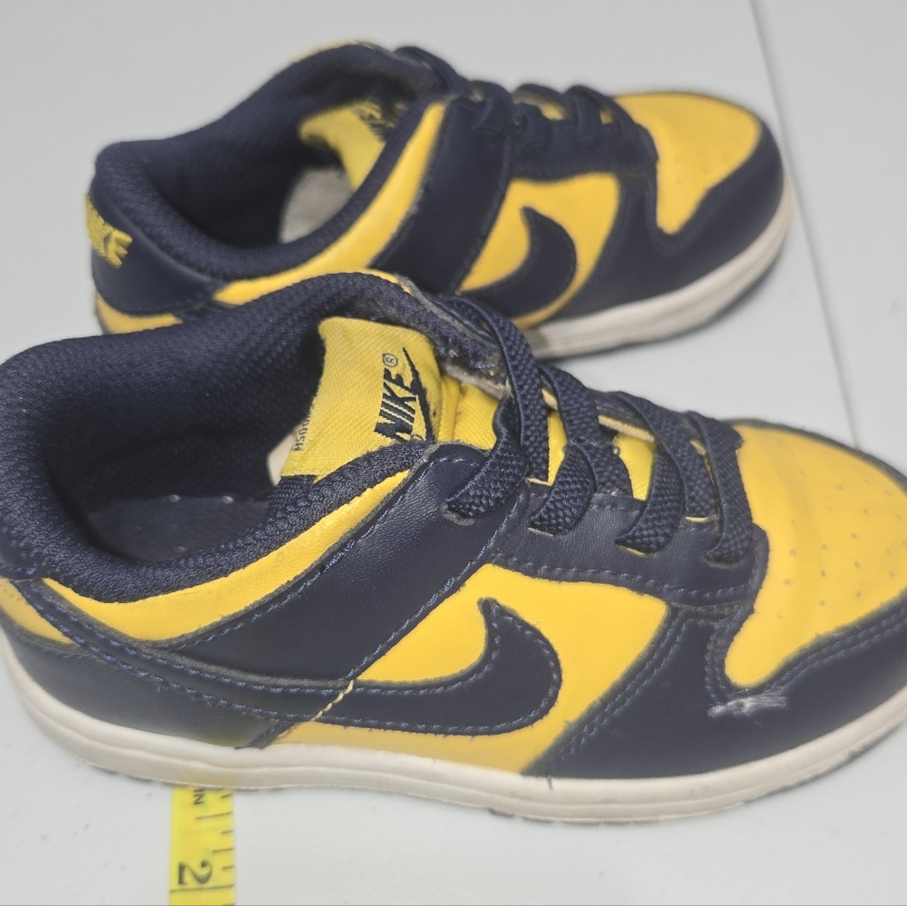 "Michigan" Nike Dunk Low  9c Kids Sneakers in Yellow and Navy.